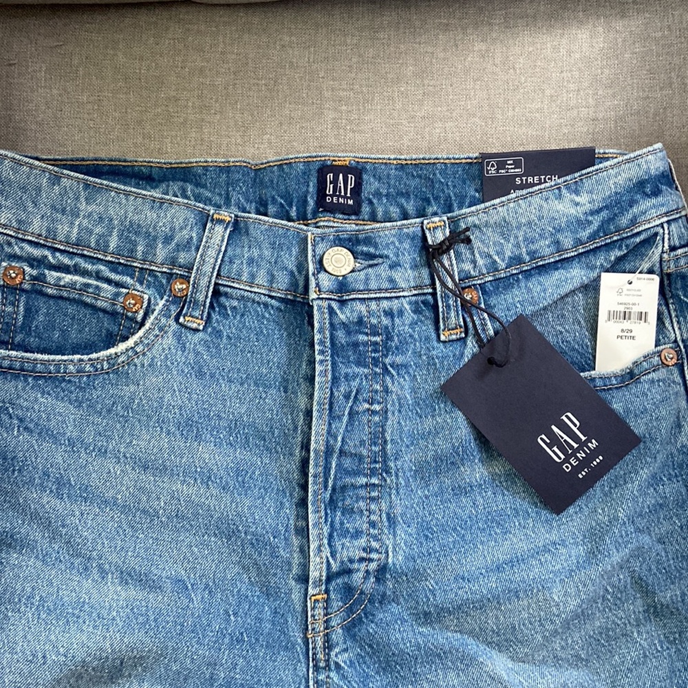 *NWT* Straight Leg Gap Jeans